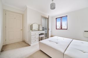 Master Bedroom en-suit- click for photo gallery